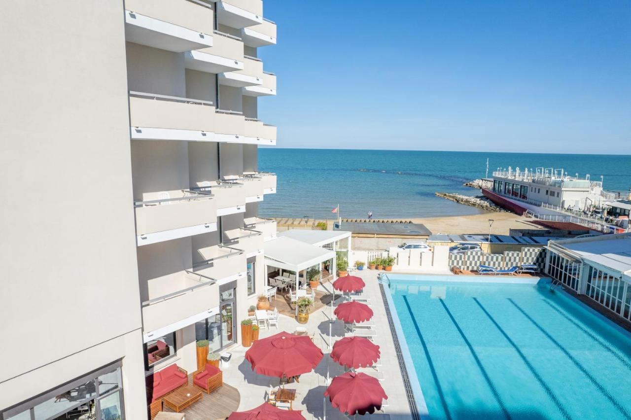 Unahotels Imperial Sport Hotel Pesaro Eksteriør billede