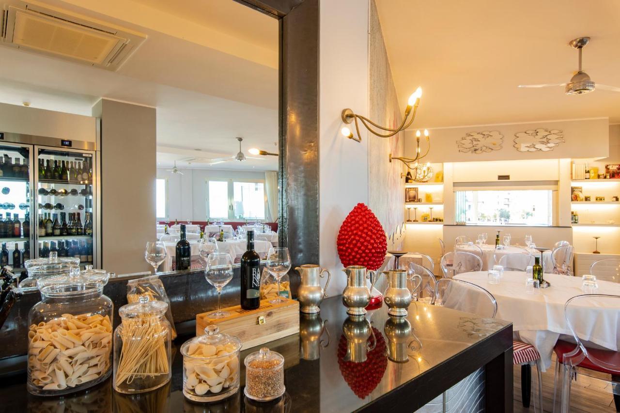 Unahotels Imperial Sport Hotel Pesaro Eksteriør billede