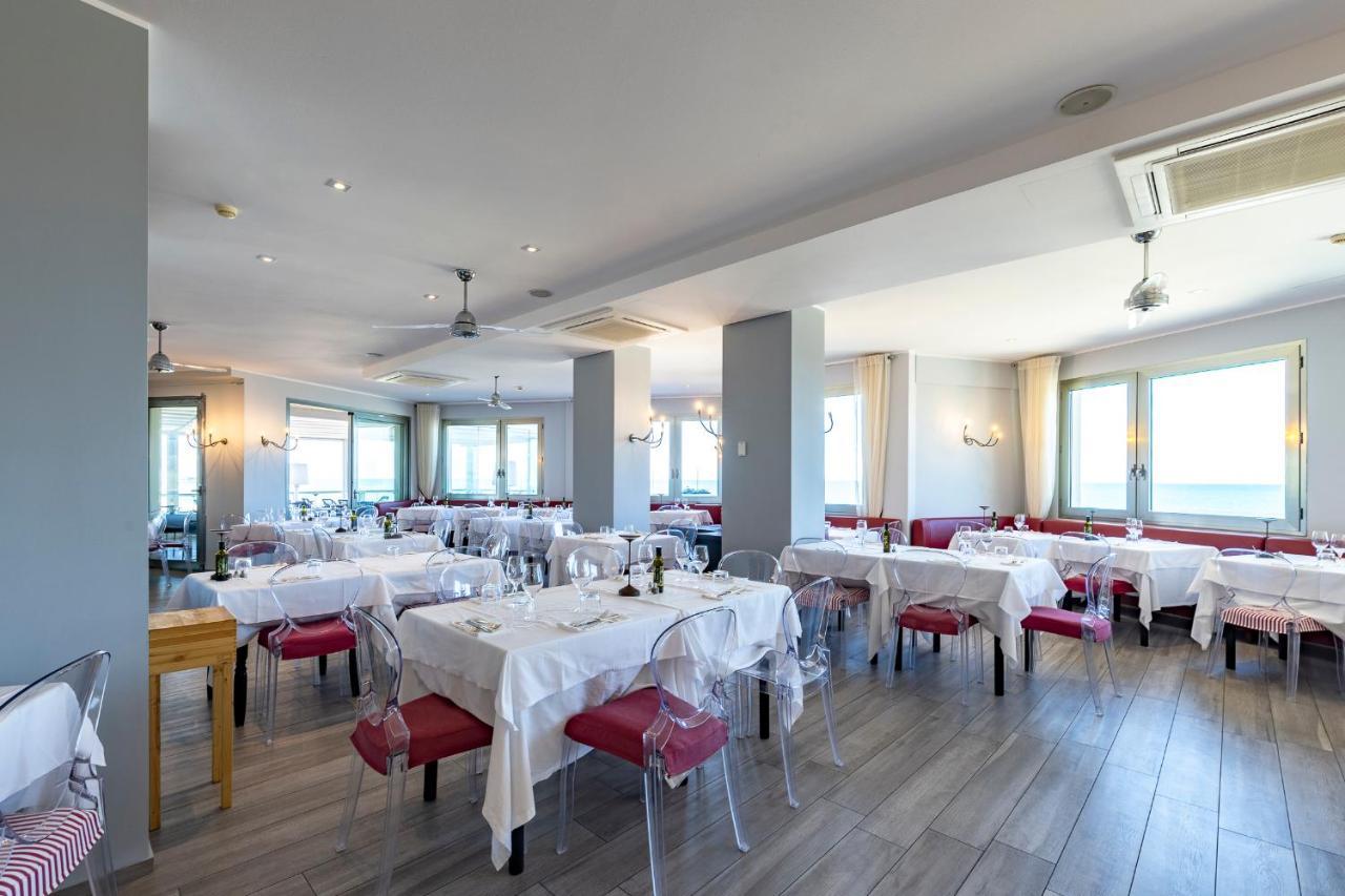 Unahotels Imperial Sport Hotel Pesaro Eksteriør billede