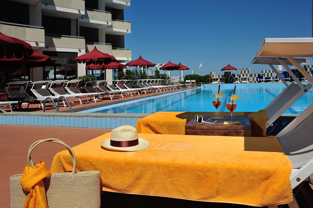 Unahotels Imperial Sport Hotel Pesaro Eksteriør billede